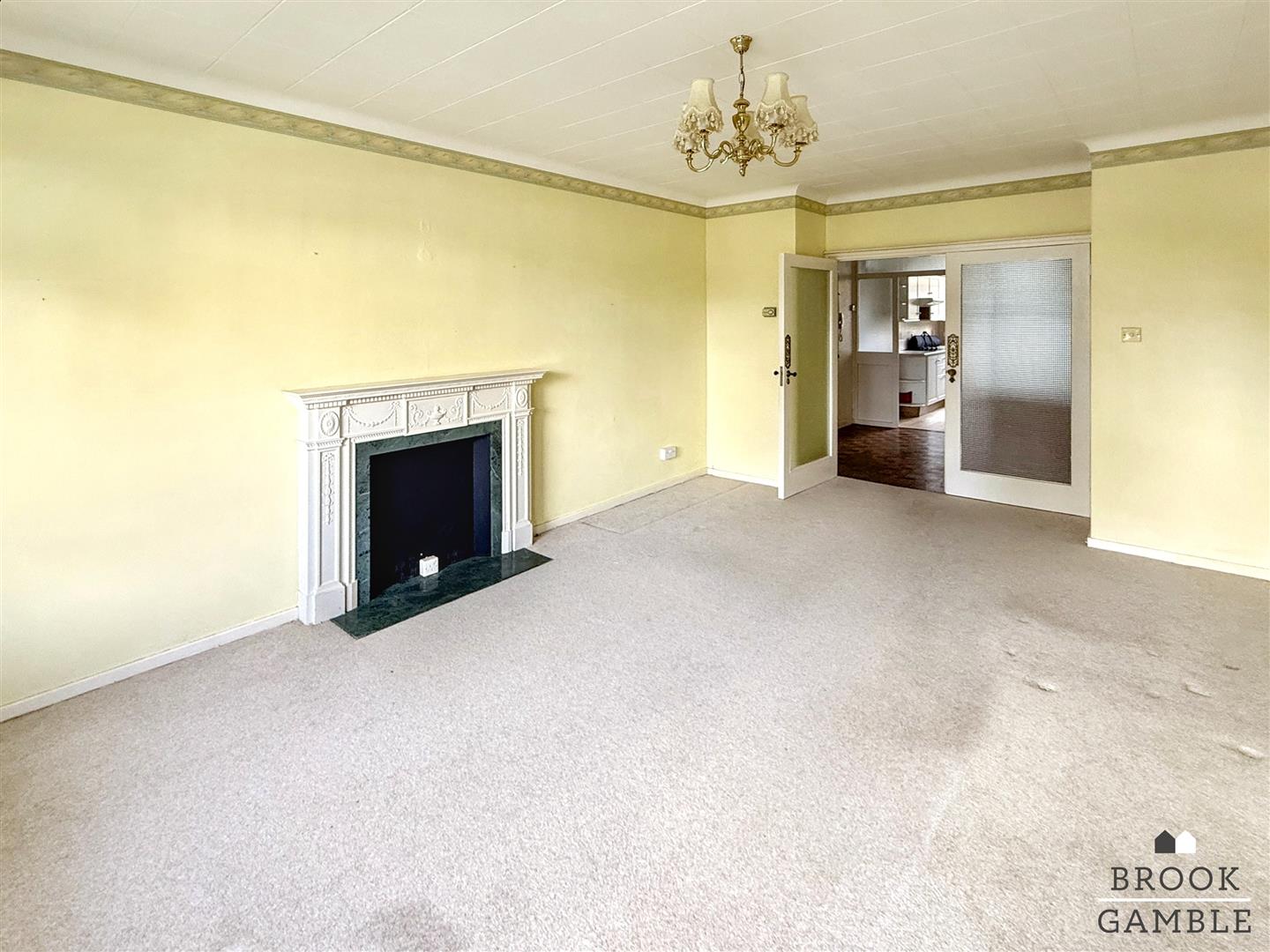 3 Bedroom Flat. Granville Road in Eastbourne,  7